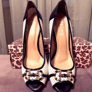 FS/NY White/Black Leather Heels